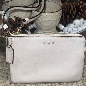 Coach Corner Zip Wristlet Chalk White